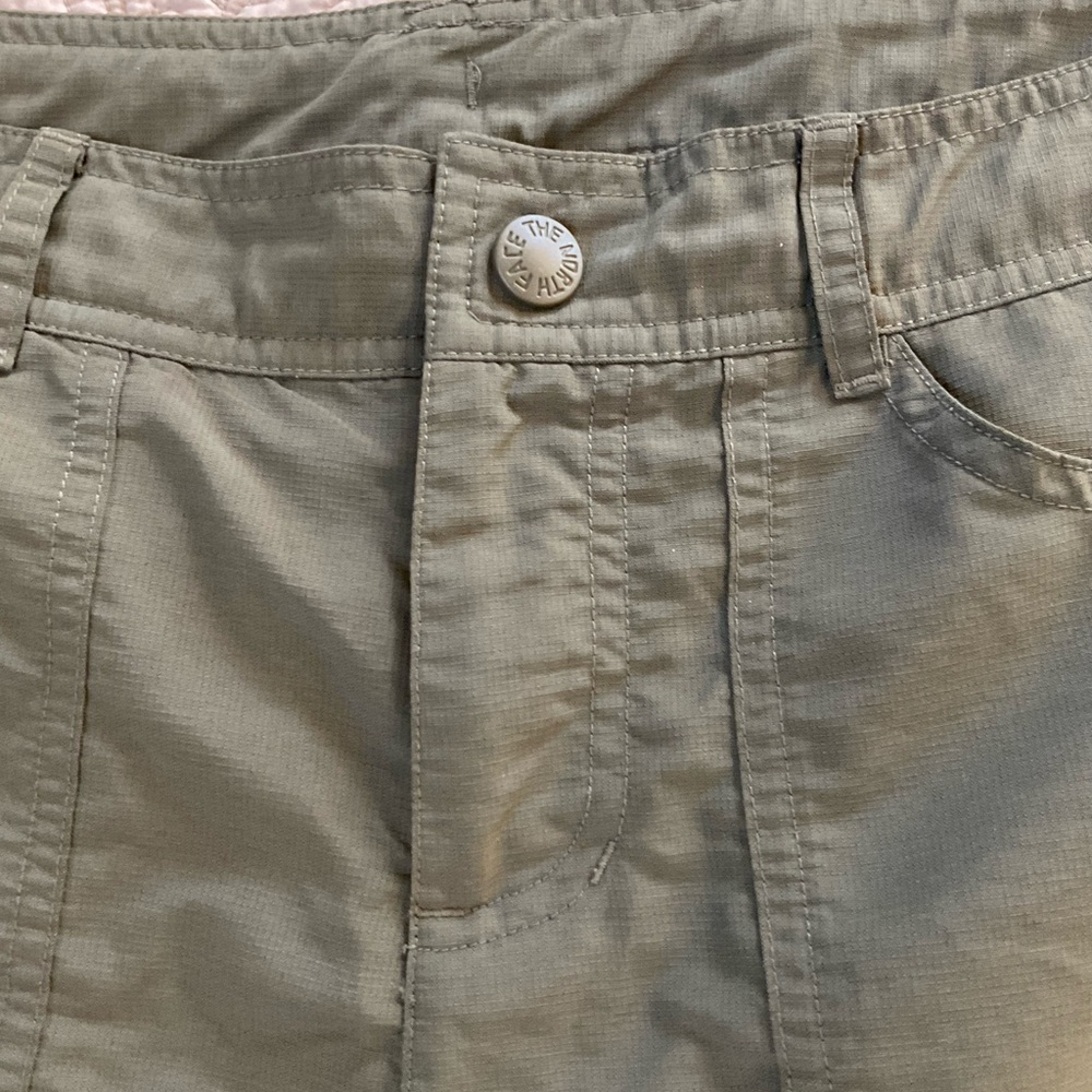 The North Face Women's Olive Capris Waterproof outdoor wear. - Picture 2 of 5